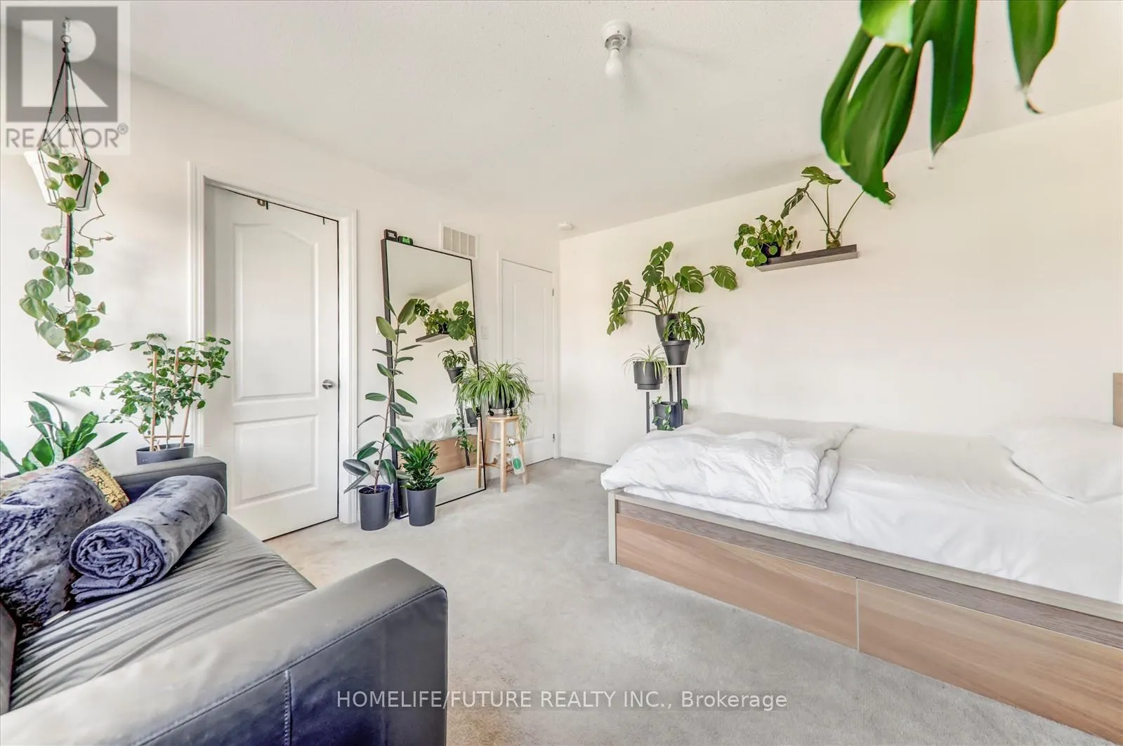 47 HENRY SMITH AVENUE