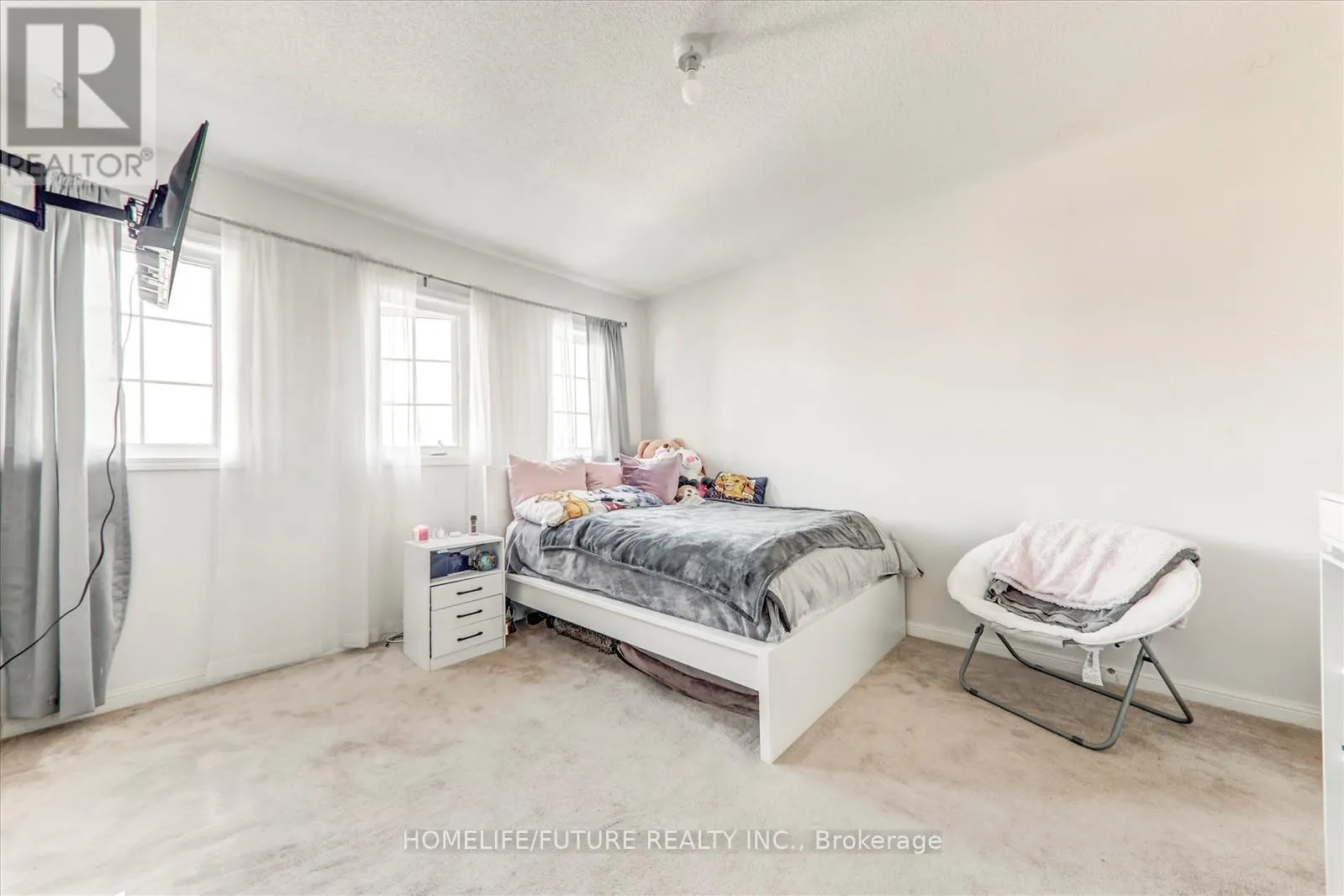 47 HENRY SMITH AVENUE