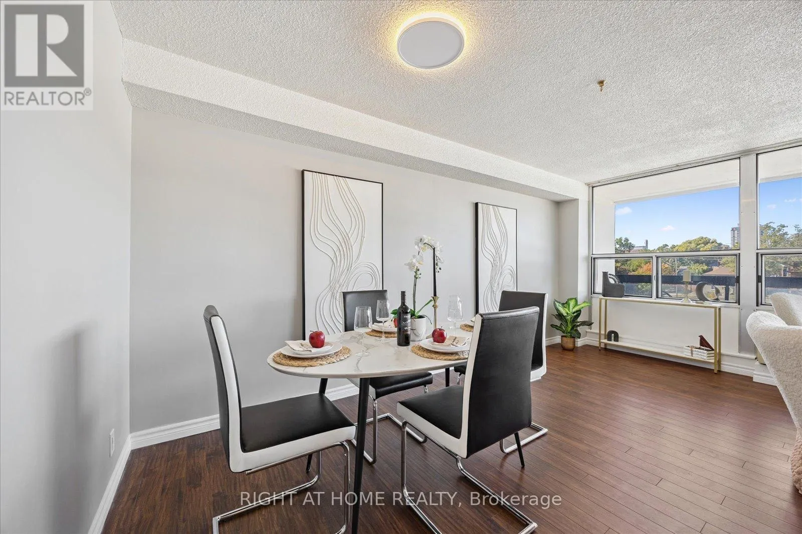 411 - 55 WILLIAM STREET E, #411