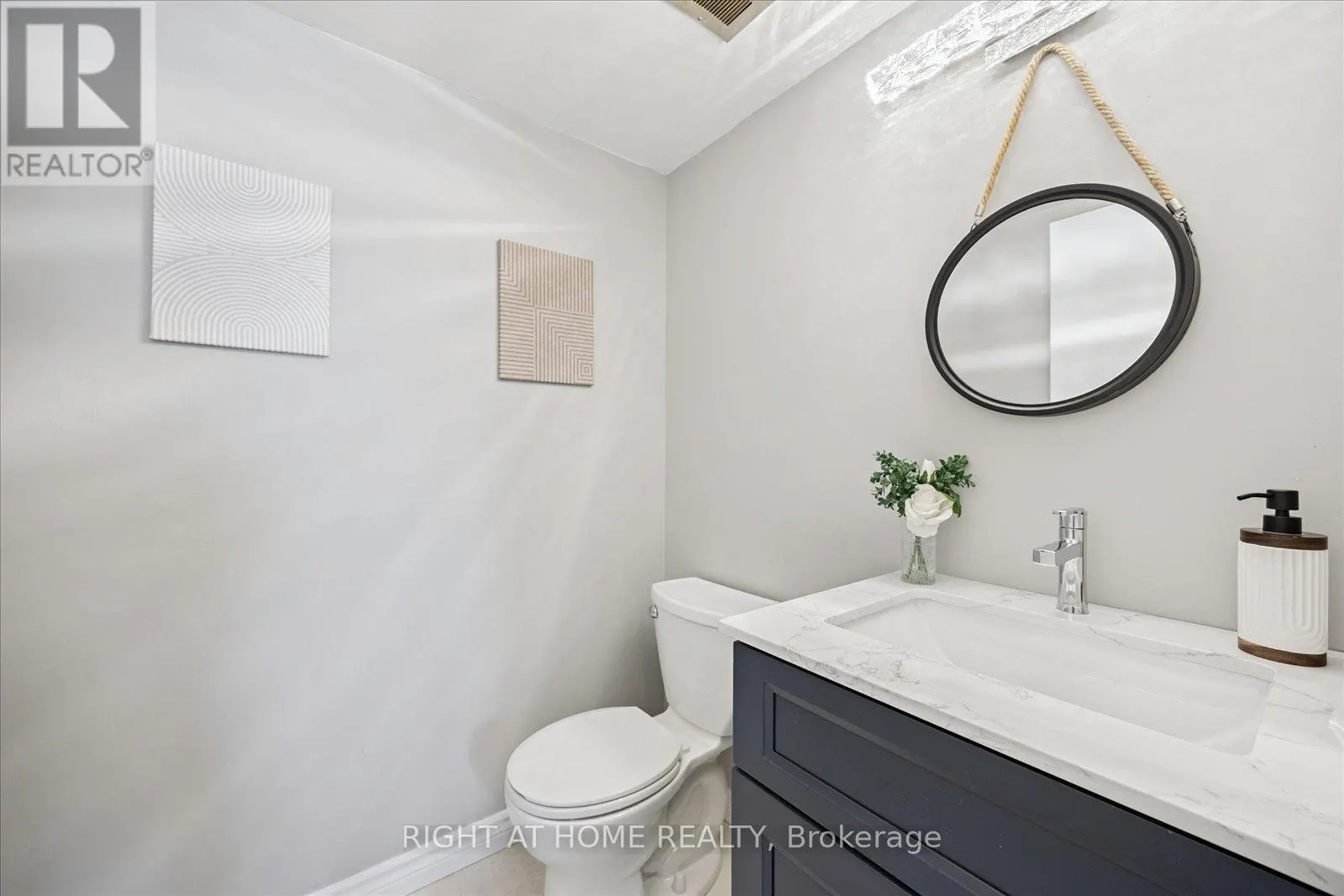 411 - 55 WILLIAM STREET E, #411