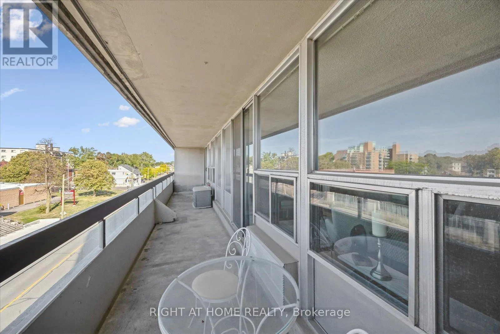 411 - 55 WILLIAM STREET E, #411