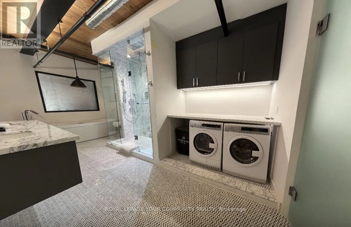 147 - 1159 DUNDAS STREET E