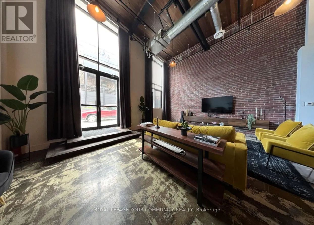 147 - 1159 DUNDAS STREET E
