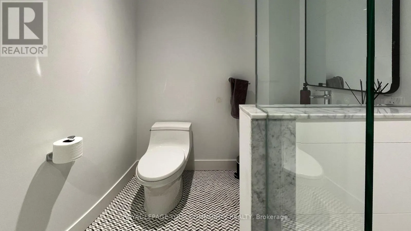 147 - 1159 DUNDAS STREET E