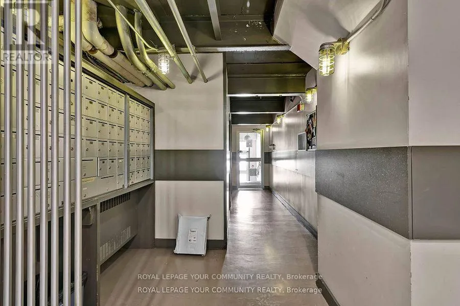 147 - 1159 DUNDAS STREET E