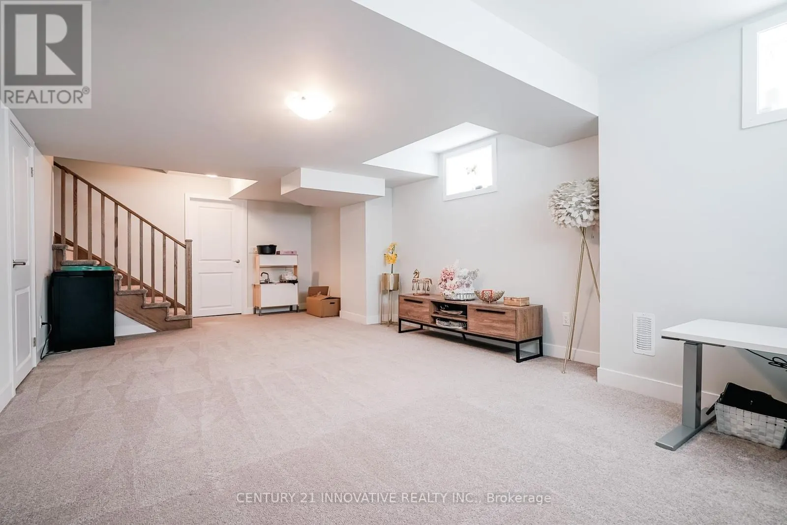 1076 THOMPSON DRIVE