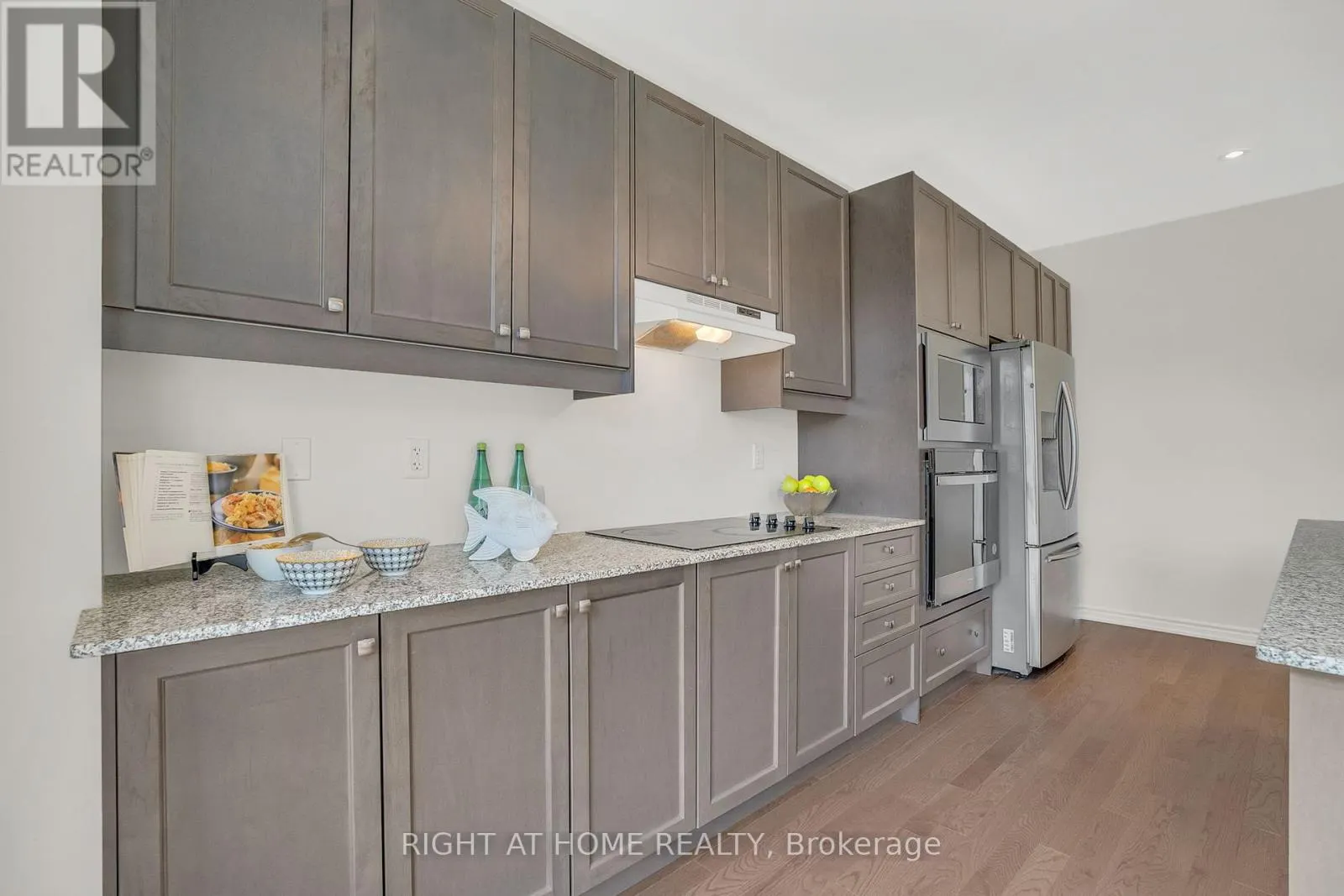 MAIN-UPPER - 2091 HALLANDALE STREET