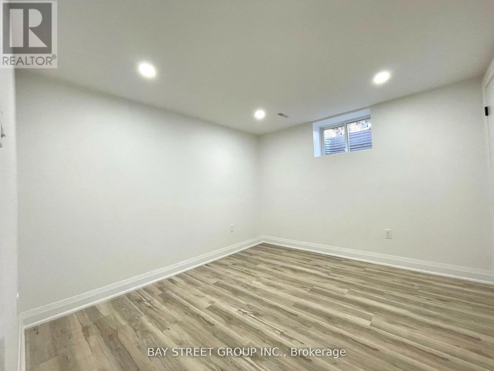 2 - 119 CLAYMORE CRESCENT