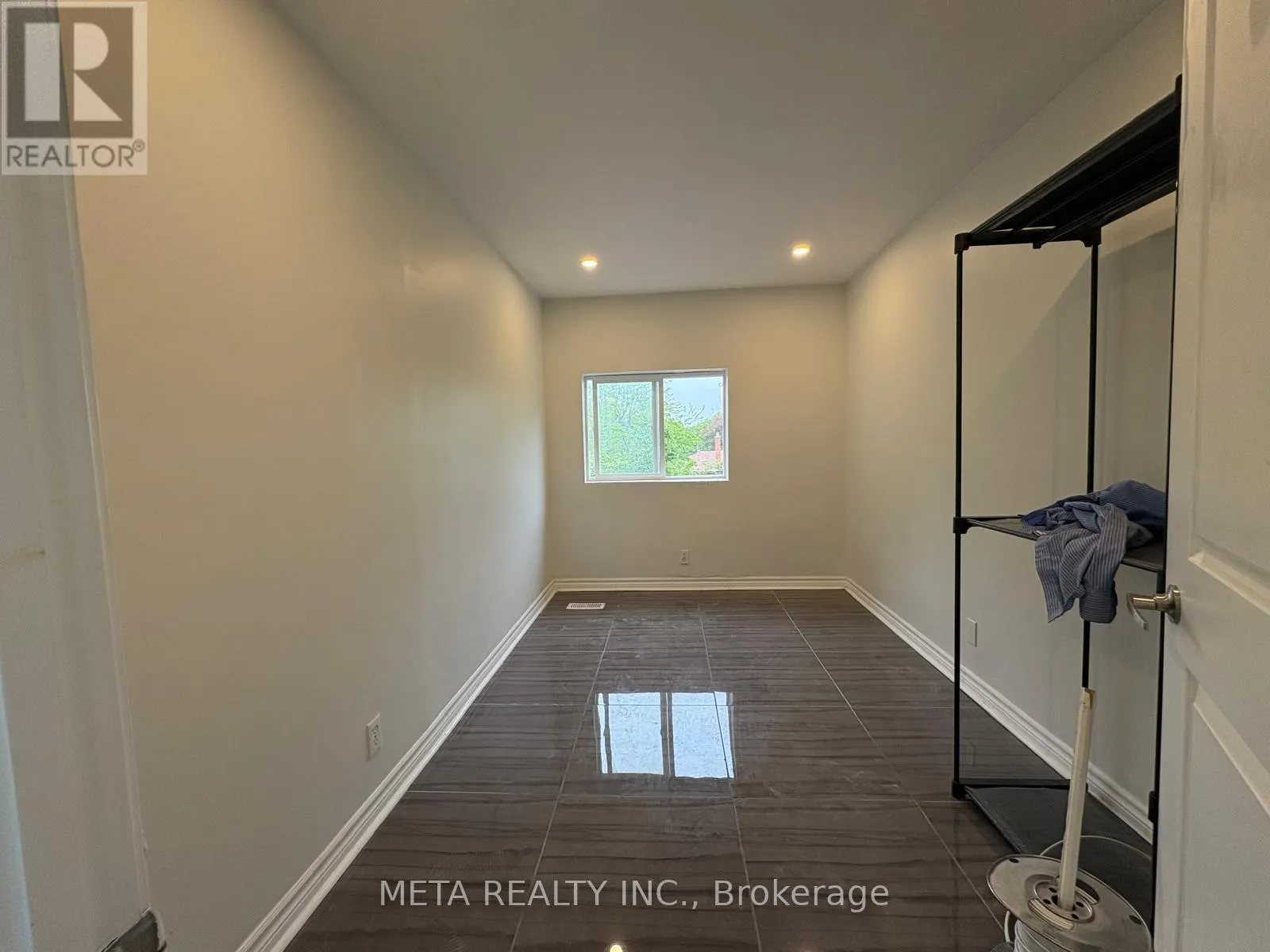 UNIT 3 - 35 DUNCOMBE BOULEVARD