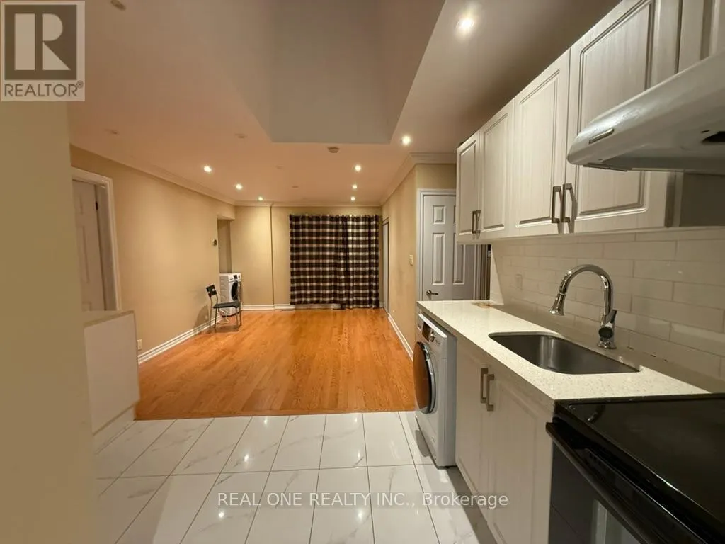 UPPER - 3831 FINCH AVENUE E