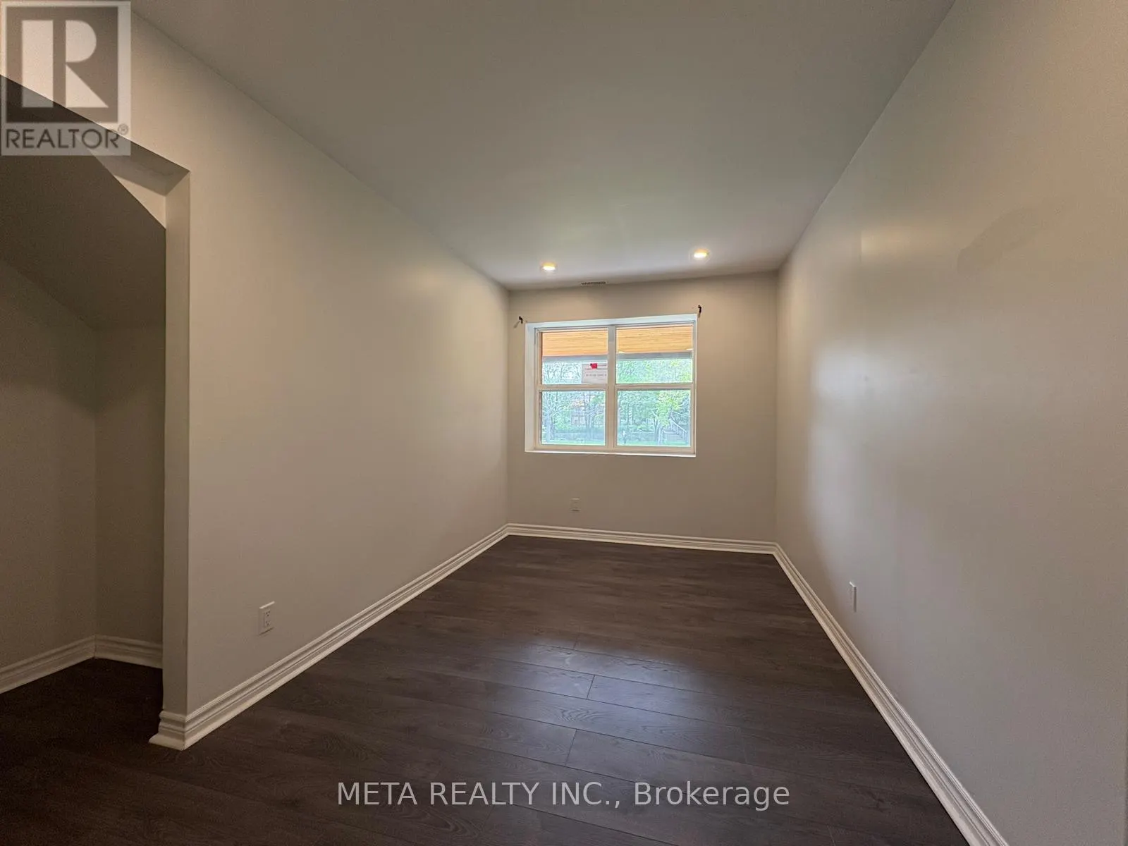 UNIT 2 - 35 DUNCOMBE BOULEVARD