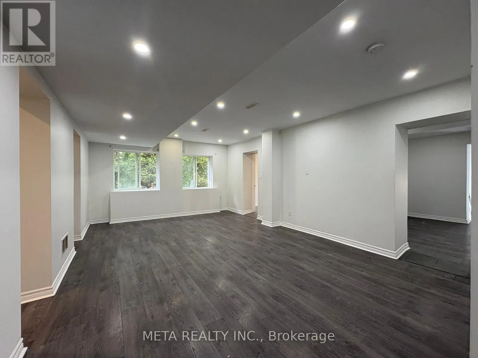 UNIT 2 - 35 DUNCOMBE BOULEVARD