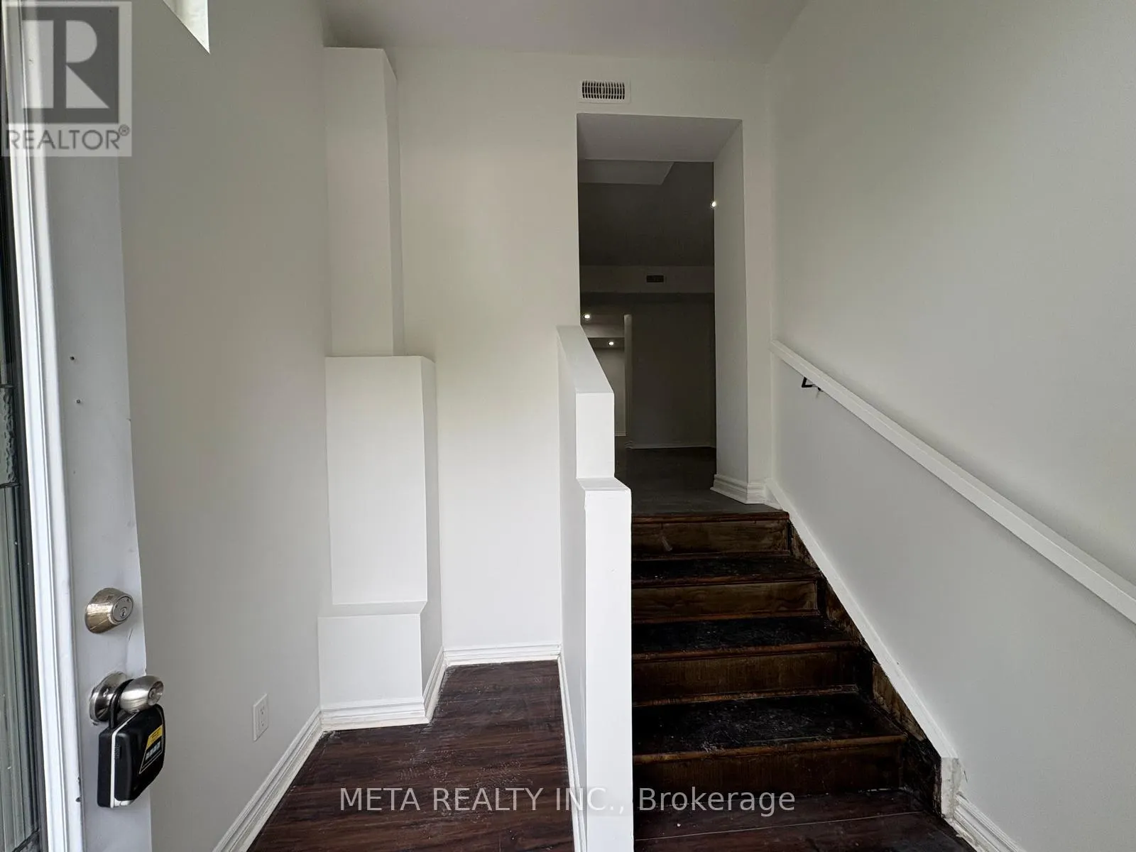 UNIT 2 - 35 DUNCOMBE BOULEVARD
