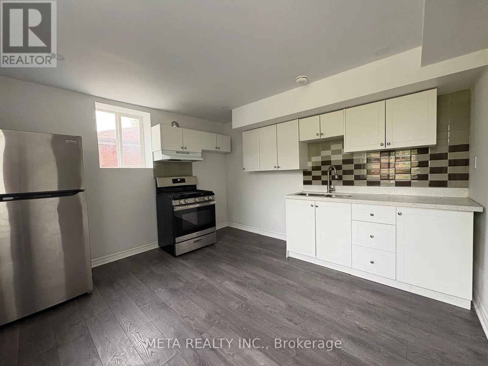 UNIT 2 - 35 DUNCOMBE BOULEVARD