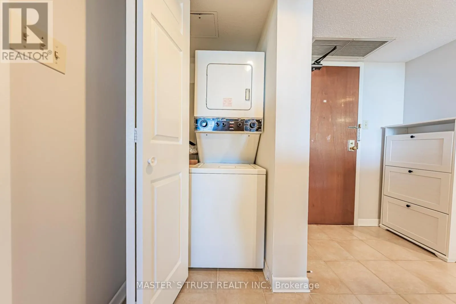 507 - 150 ALTON TOWERS CIRCLE