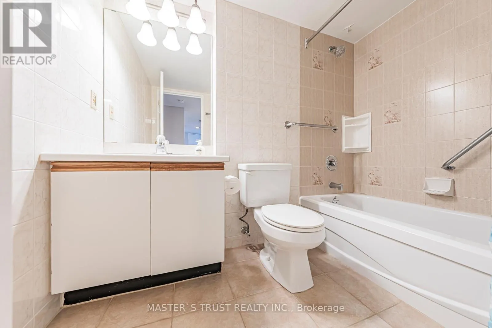 507 - 150 ALTON TOWERS CIRCLE