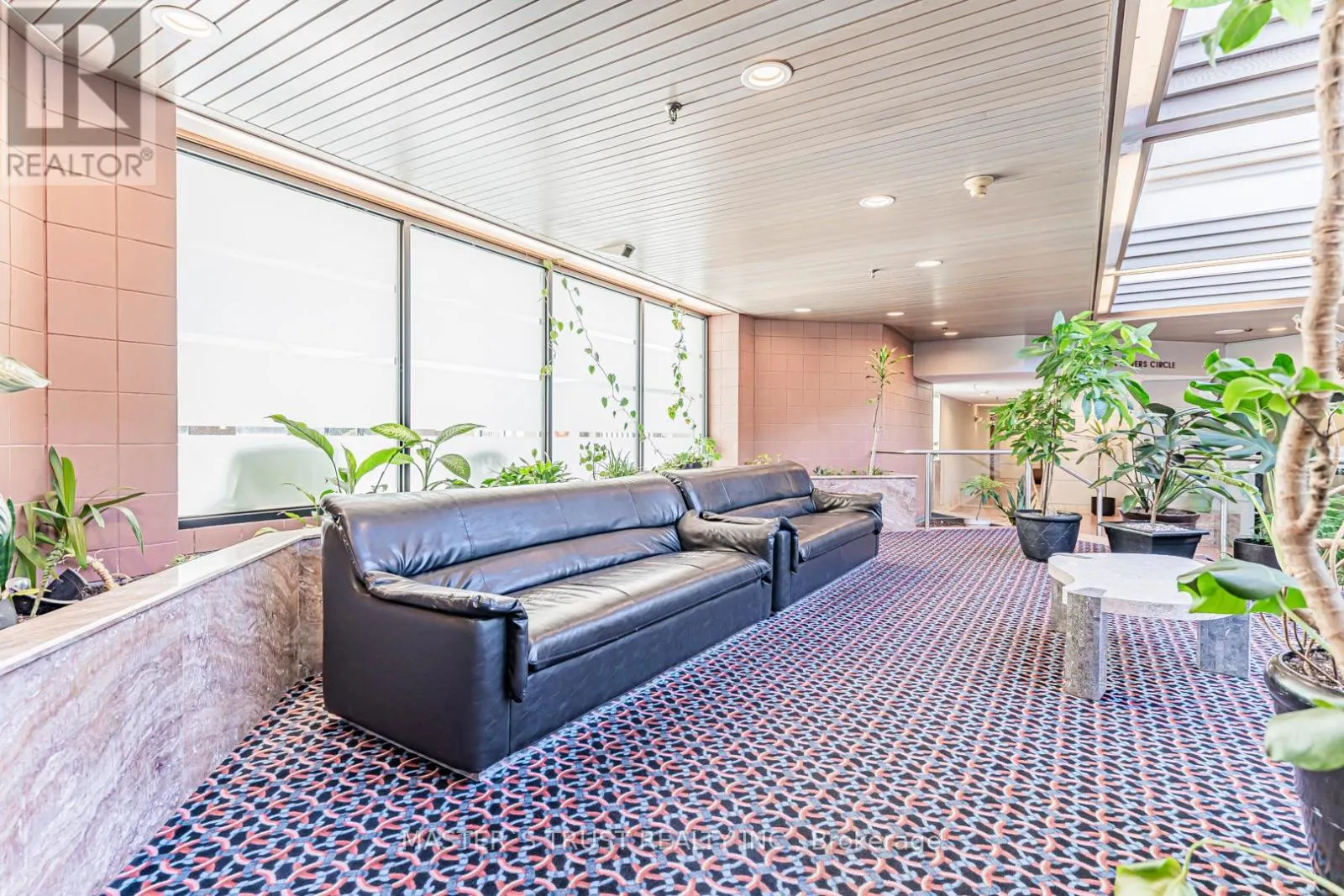 507 - 150 ALTON TOWERS CIRCLE