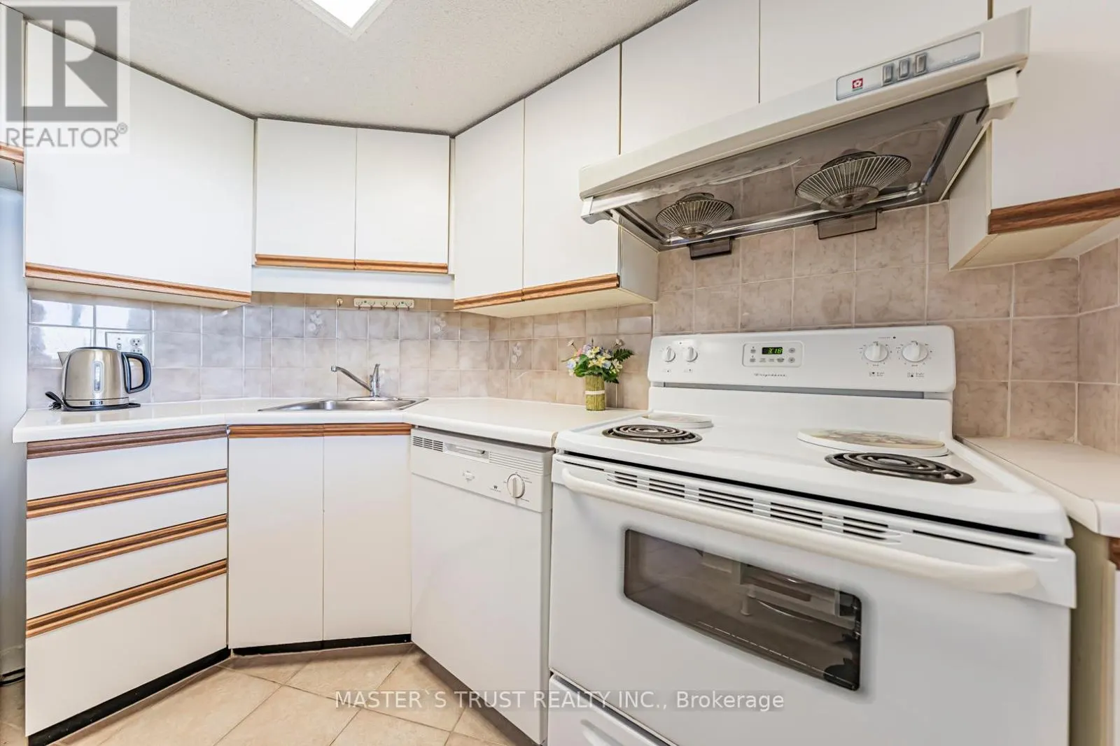 507 - 150 ALTON TOWERS CIRCLE