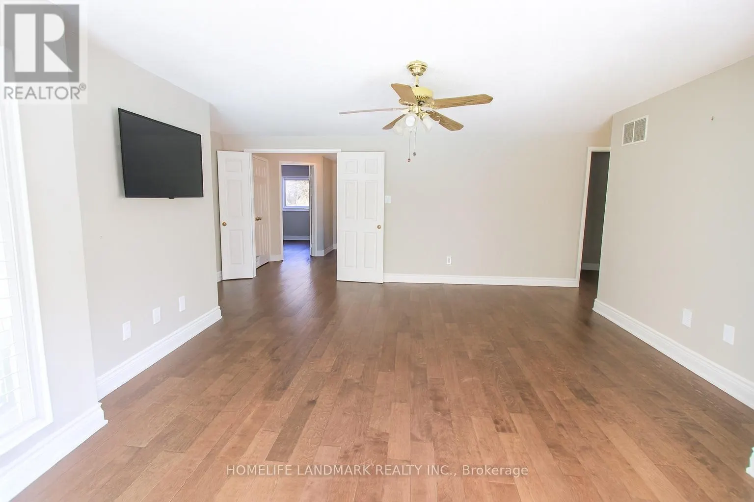 241 LAKE DRIVEWAY DRIVE W
