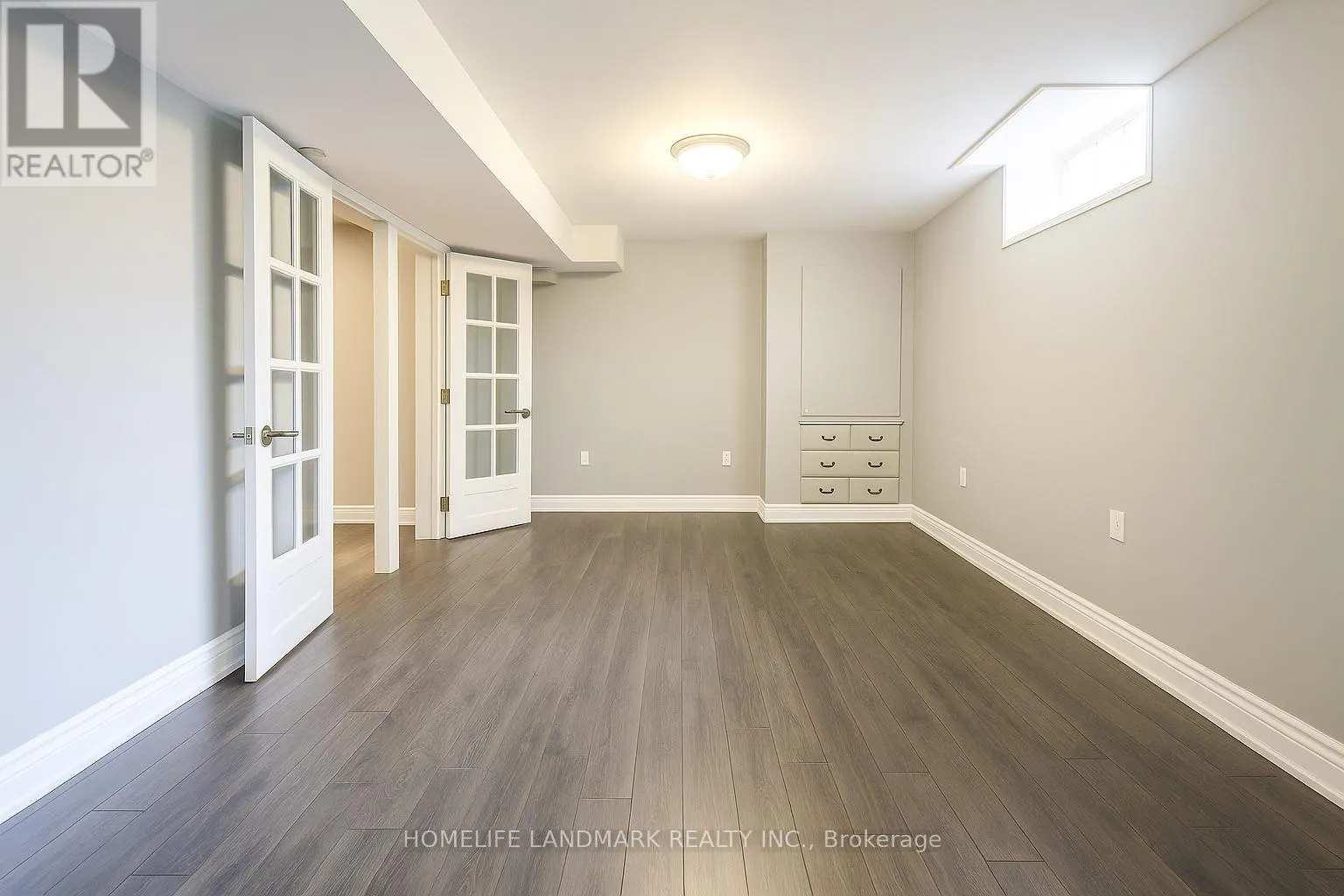 241 LAKE DRIVEWAY DRIVE W