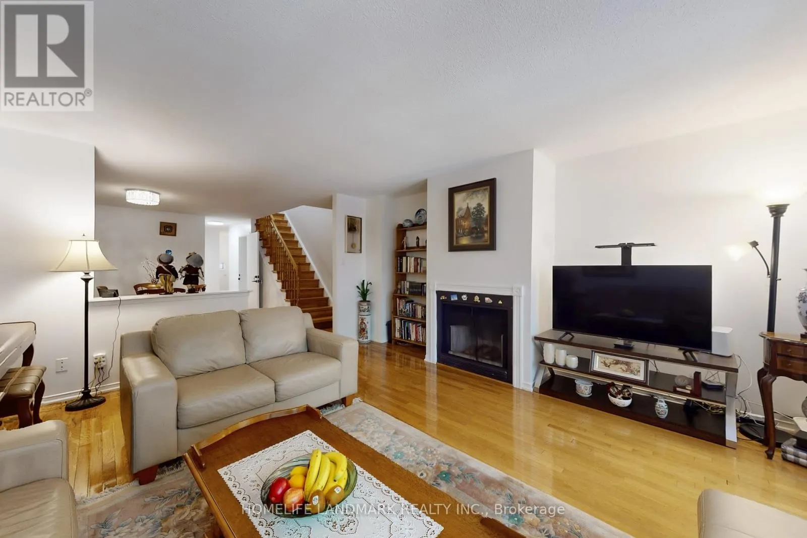 32 COATSWORTH CRESCENT