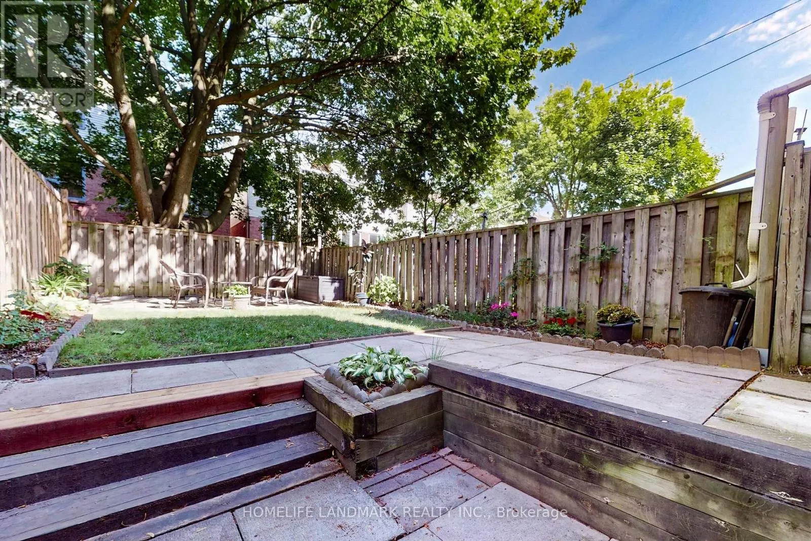32 COATSWORTH CRESCENT