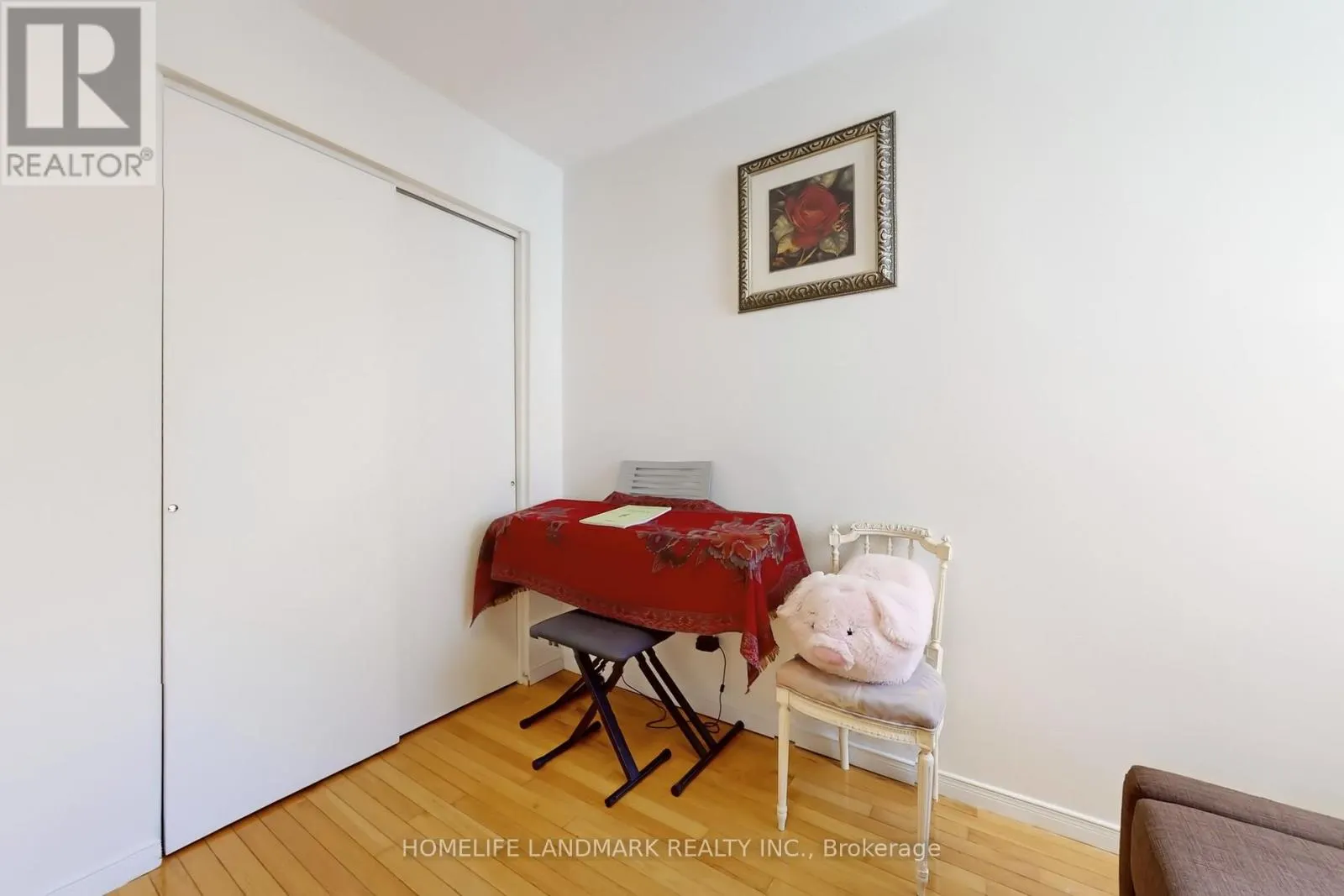 32 COATSWORTH CRESCENT