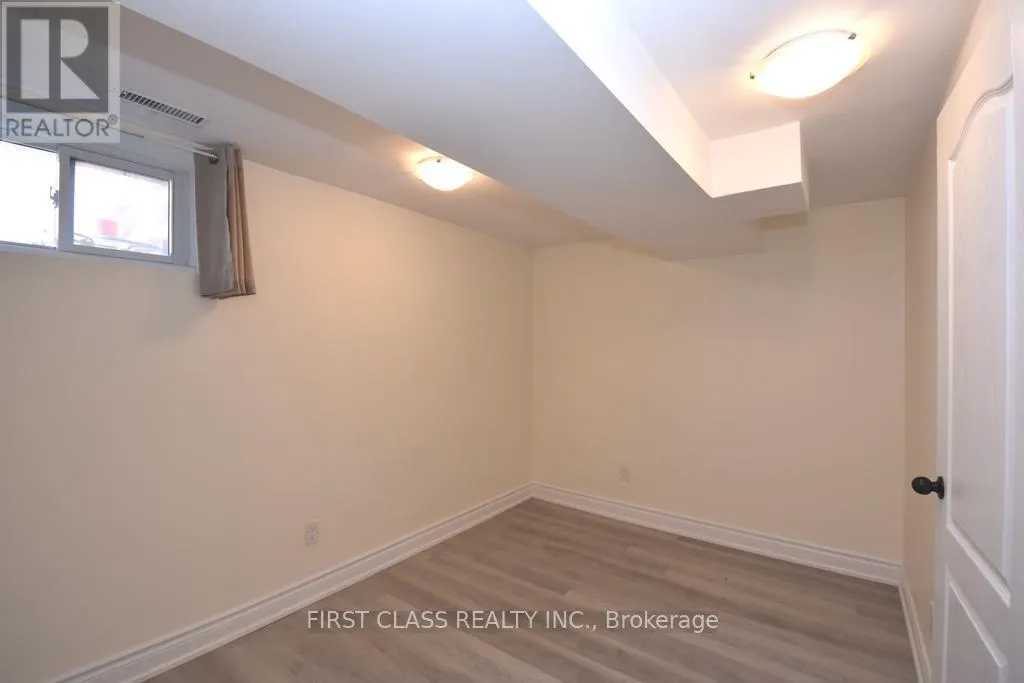 BASEMENT - 711 DUNLOP STREET W