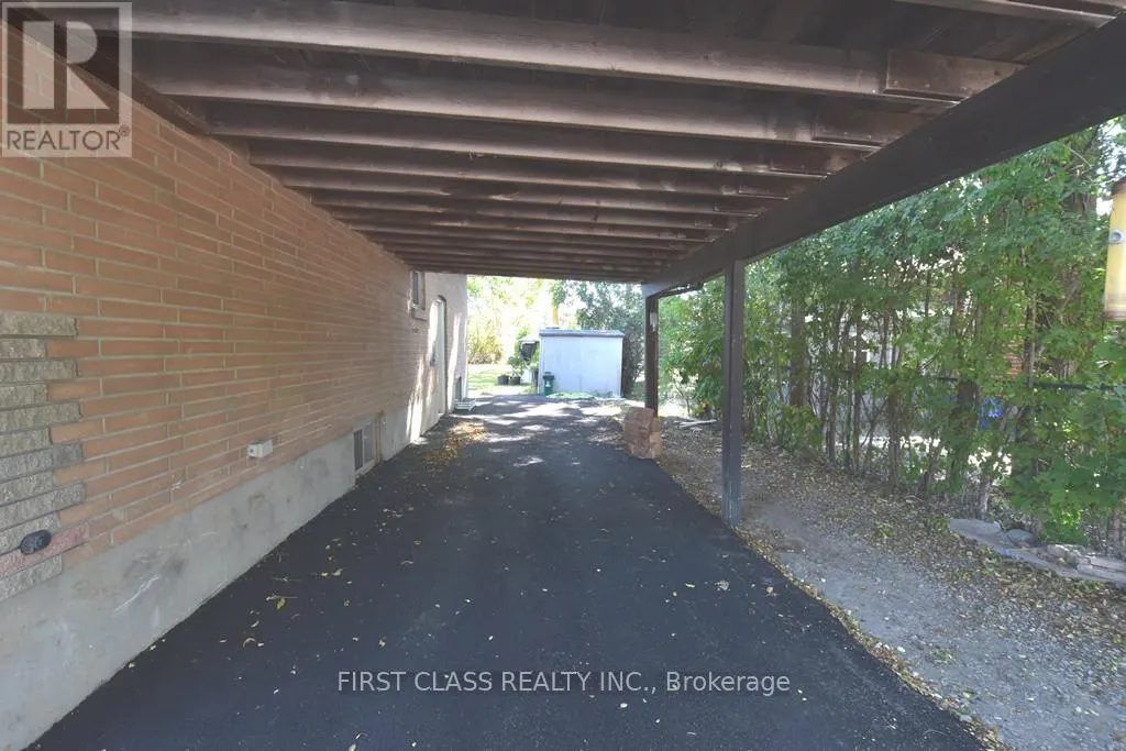 BASEMENT - 711 DUNLOP STREET W