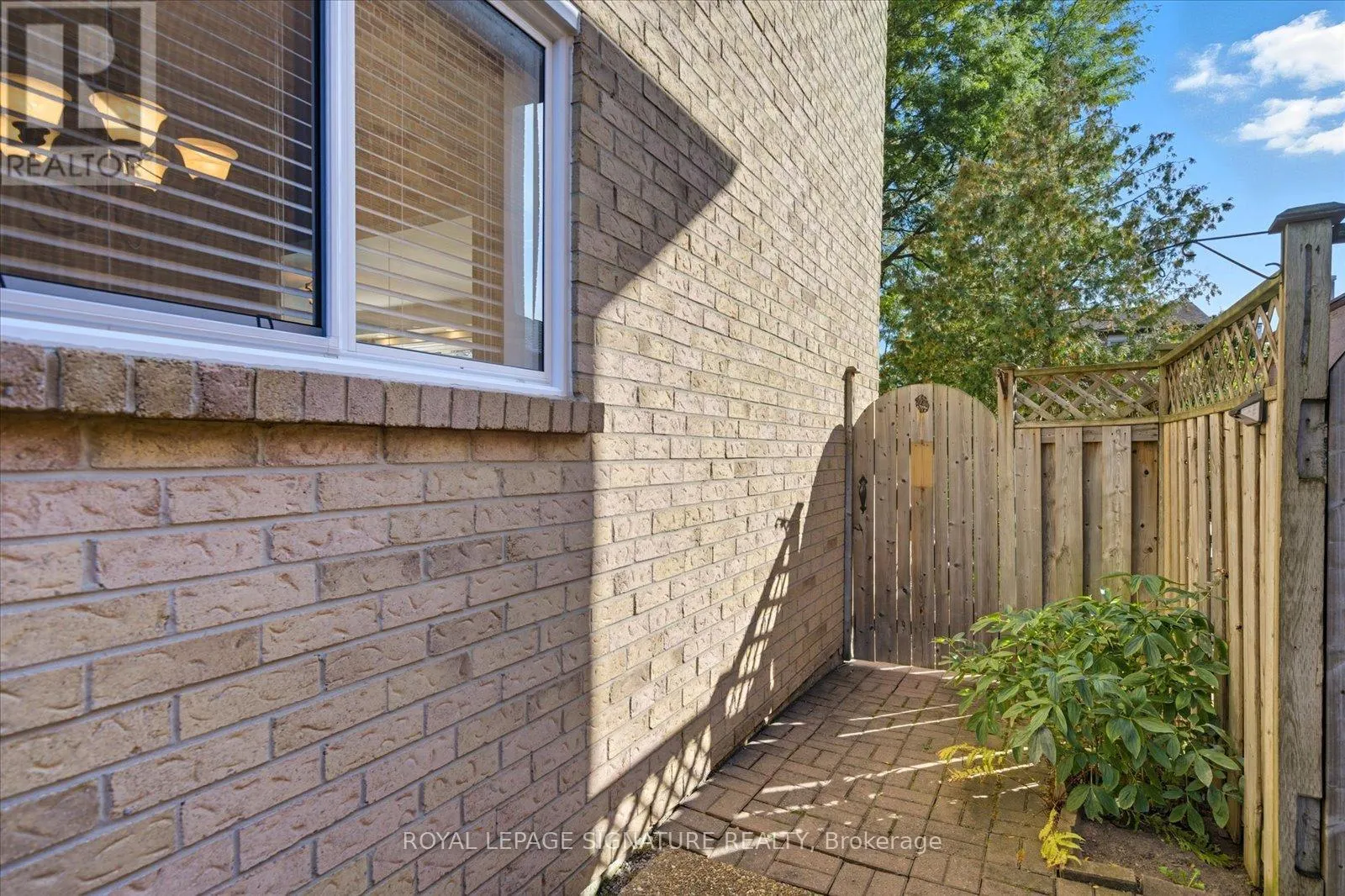 77 RAVENSCROFT ROAD