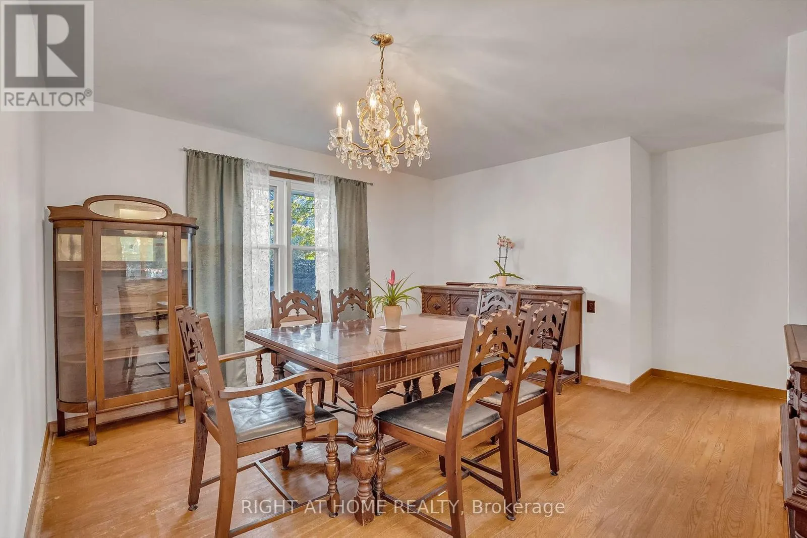 356 CONLIN ROAD E