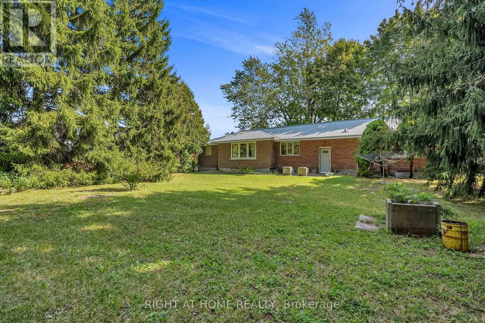 356 CONLIN ROAD E