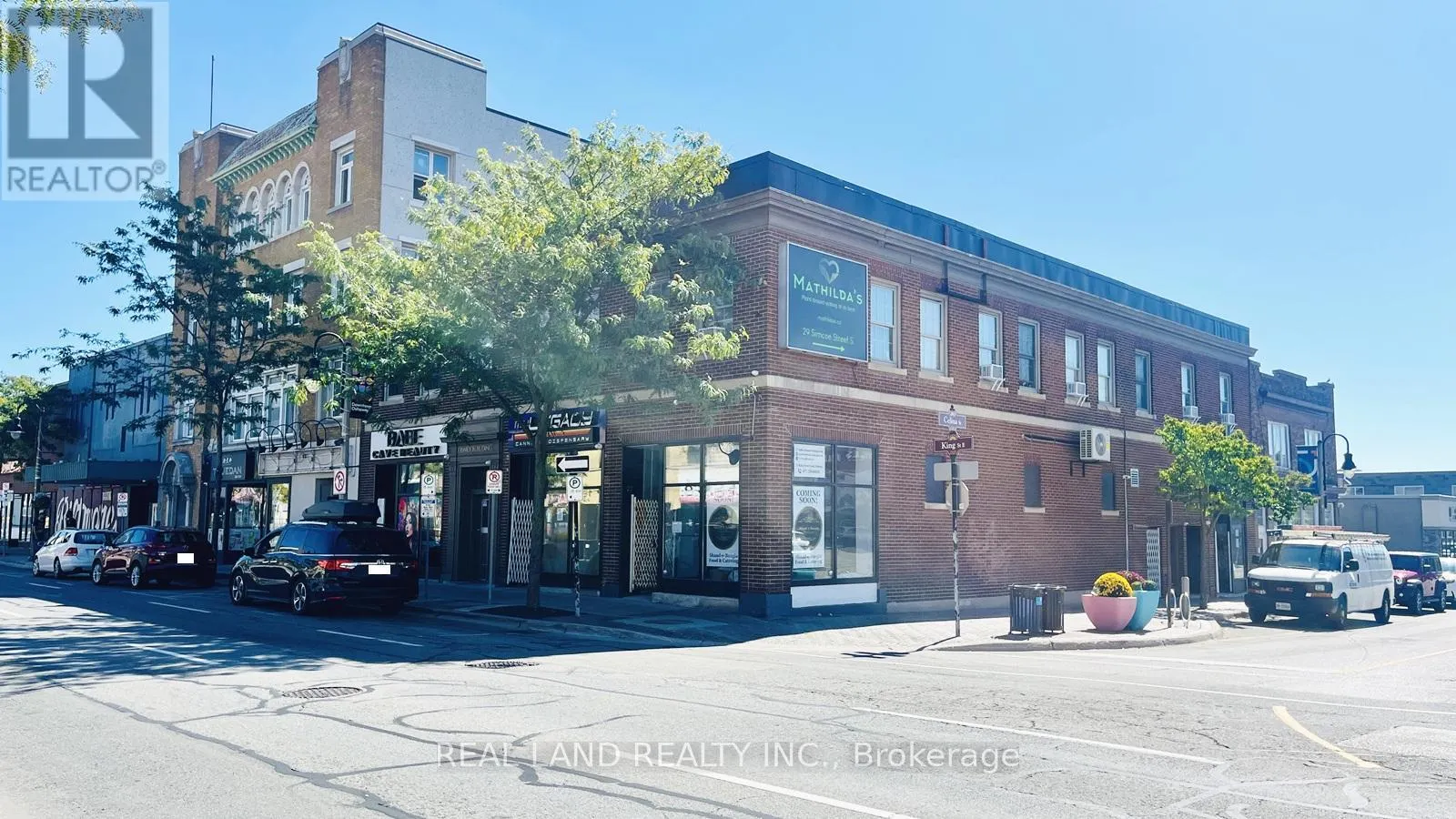 33 KING STREET E