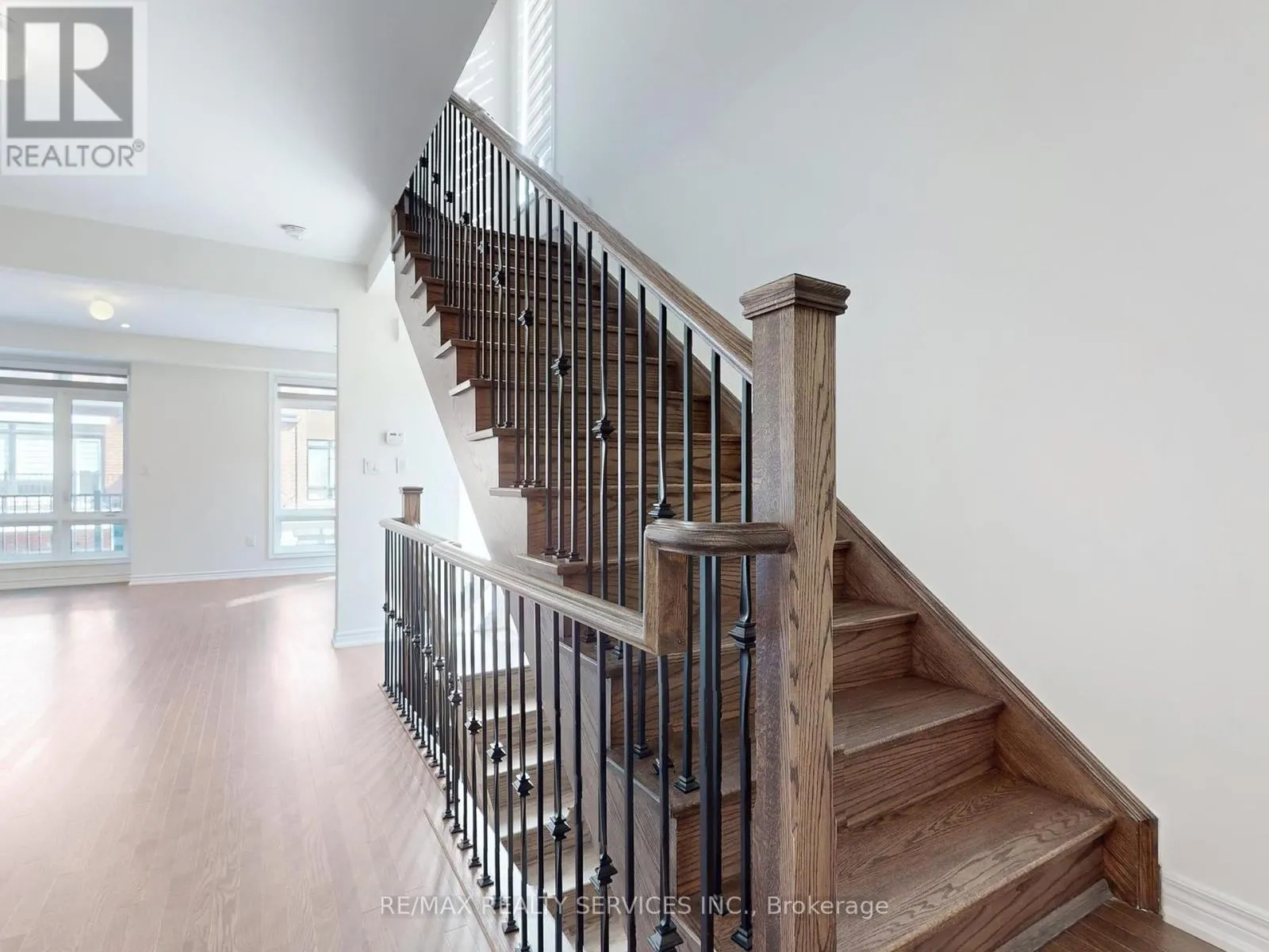 513 LITTLEWOOD LANE