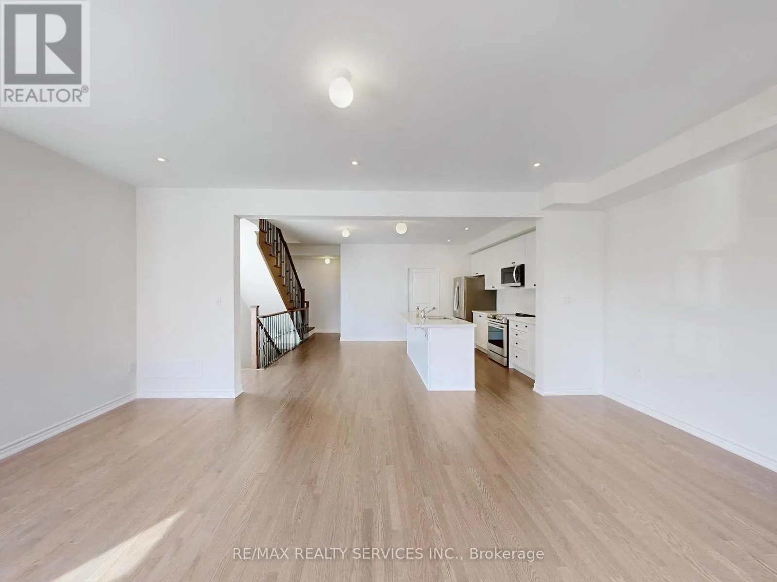 513 LITTLEWOOD LANE