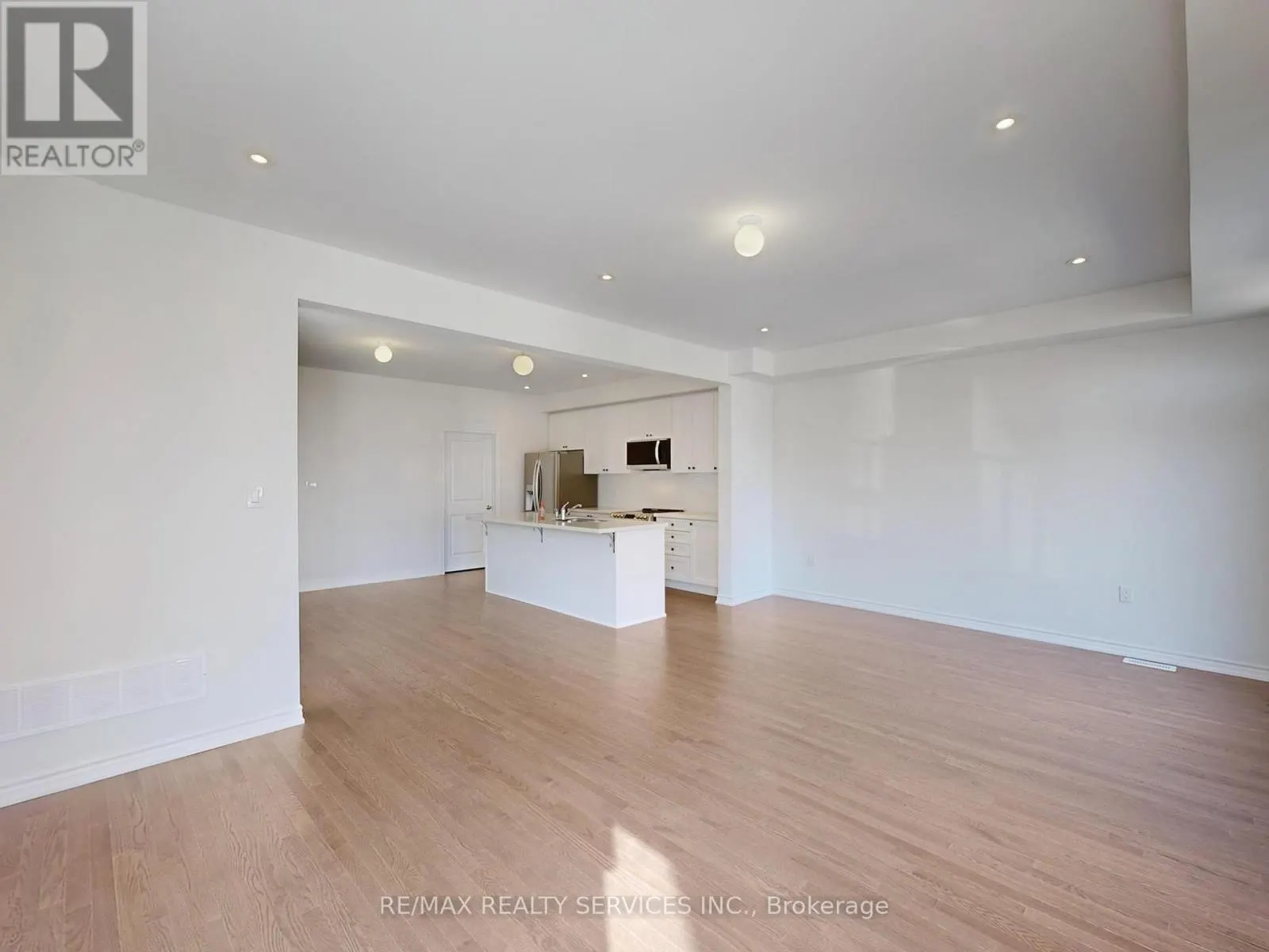 513 LITTLEWOOD LANE