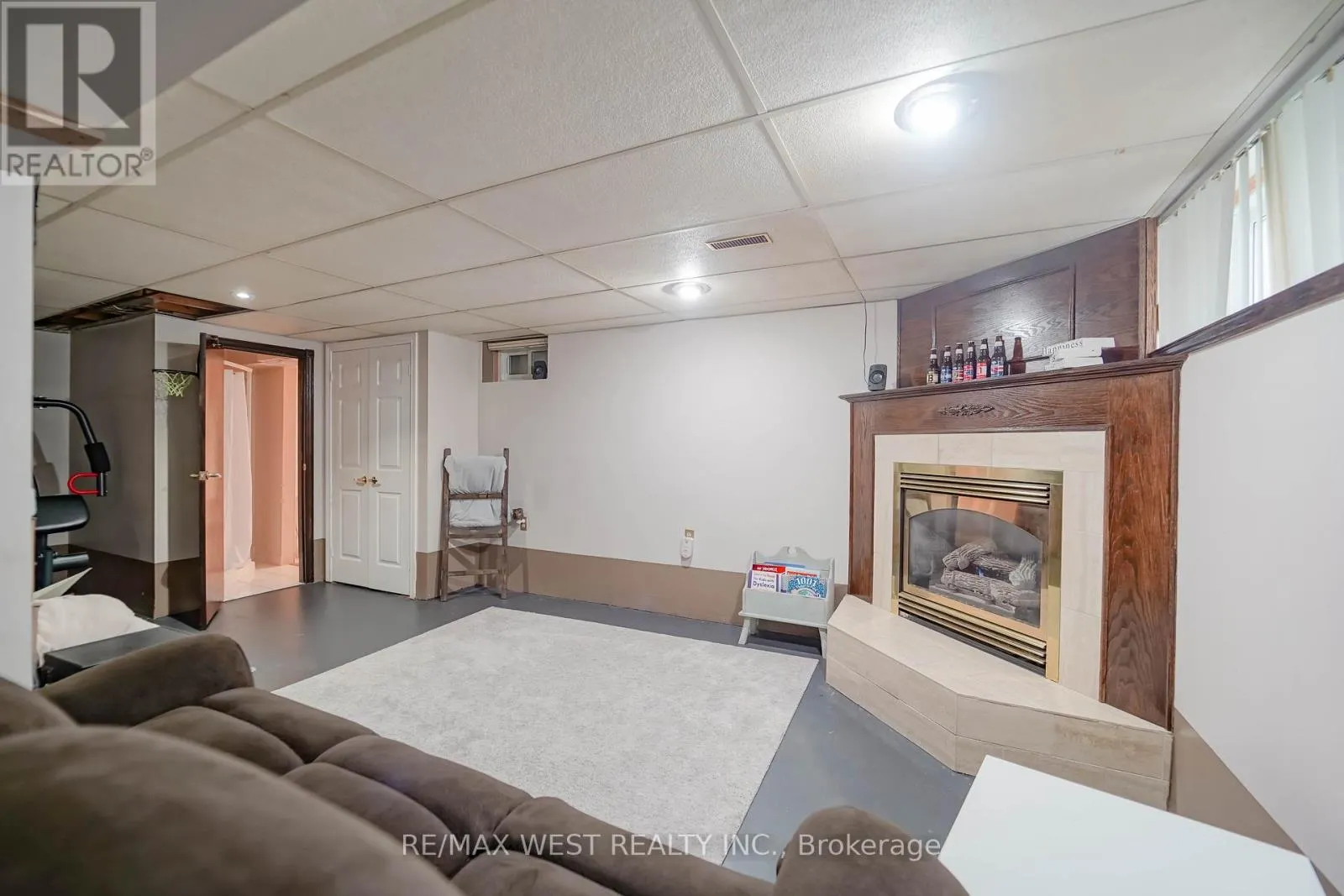 354 BLACKTHORN STREET