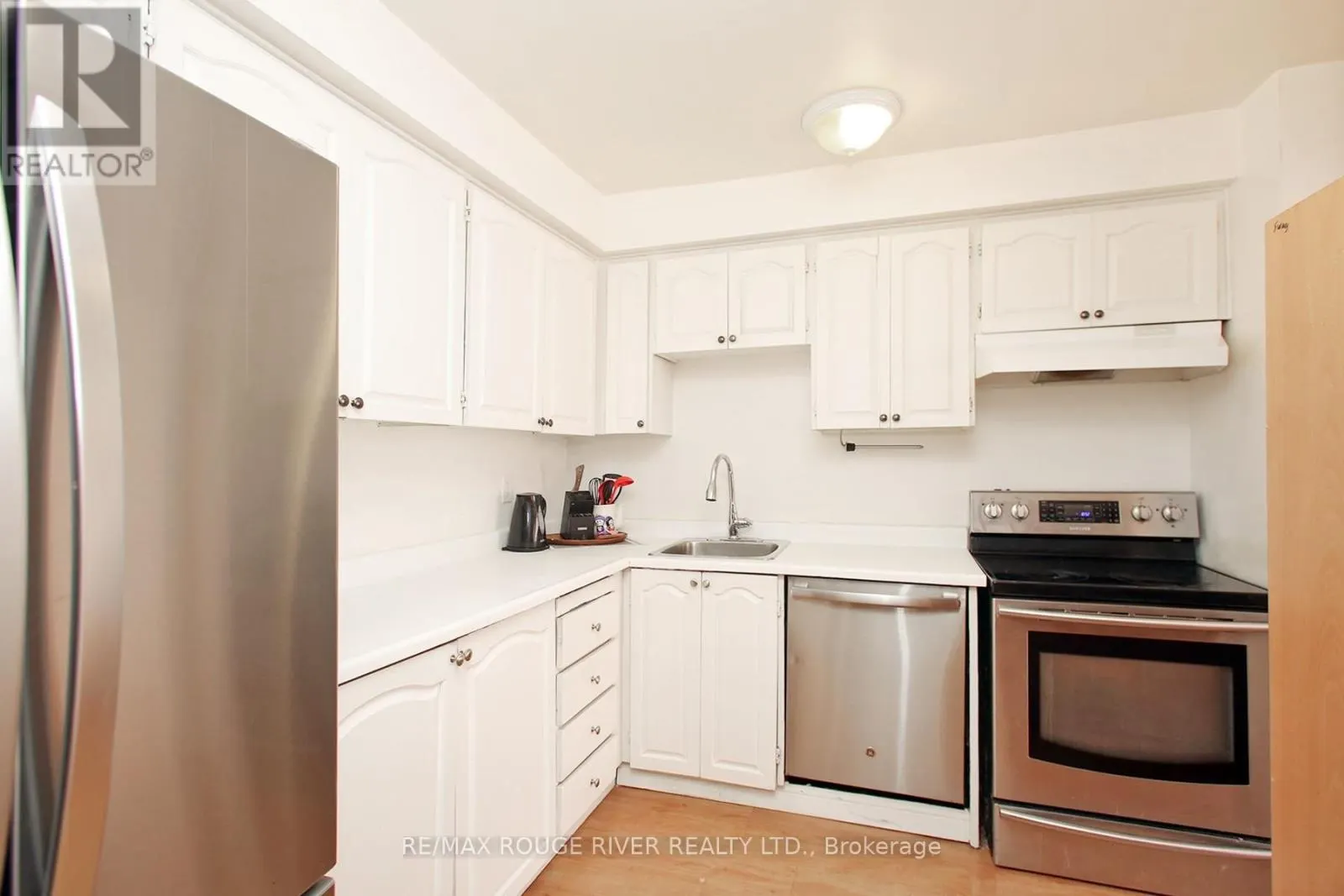 15 - 1330 TROWBRIDGE DRIVE