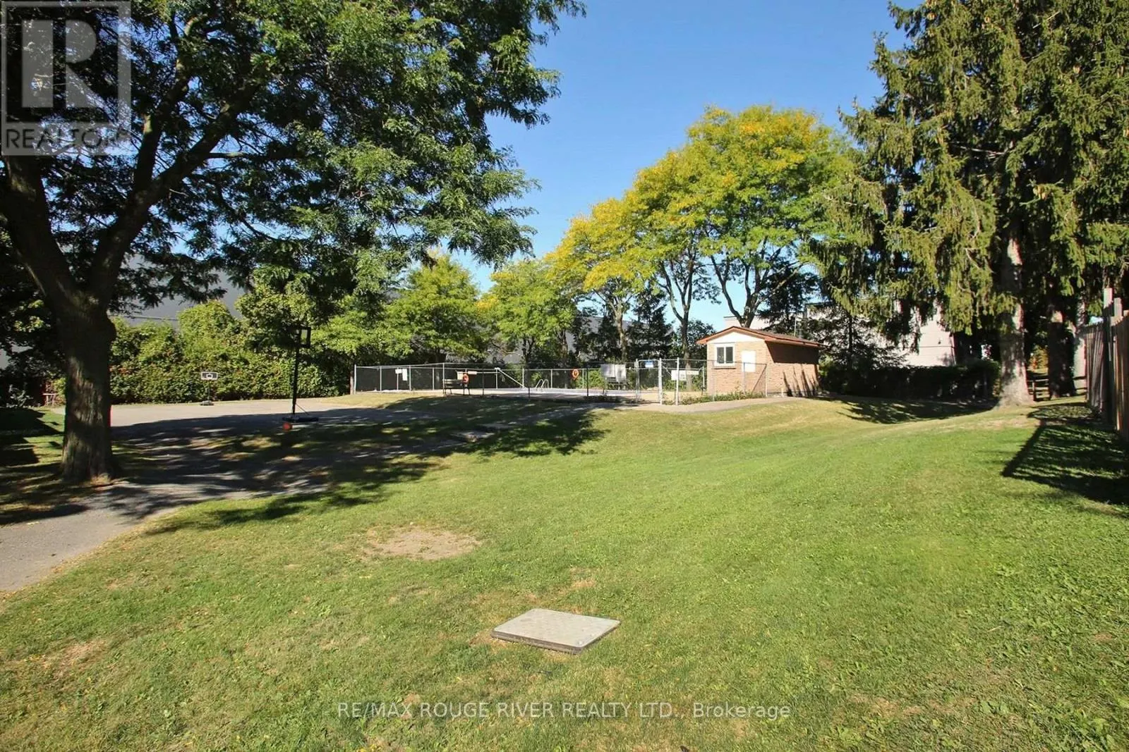 15 - 1330 TROWBRIDGE DRIVE