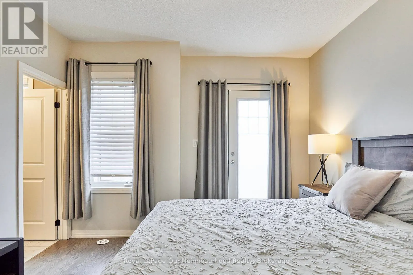 28 CLARINGTON BOULEVARD