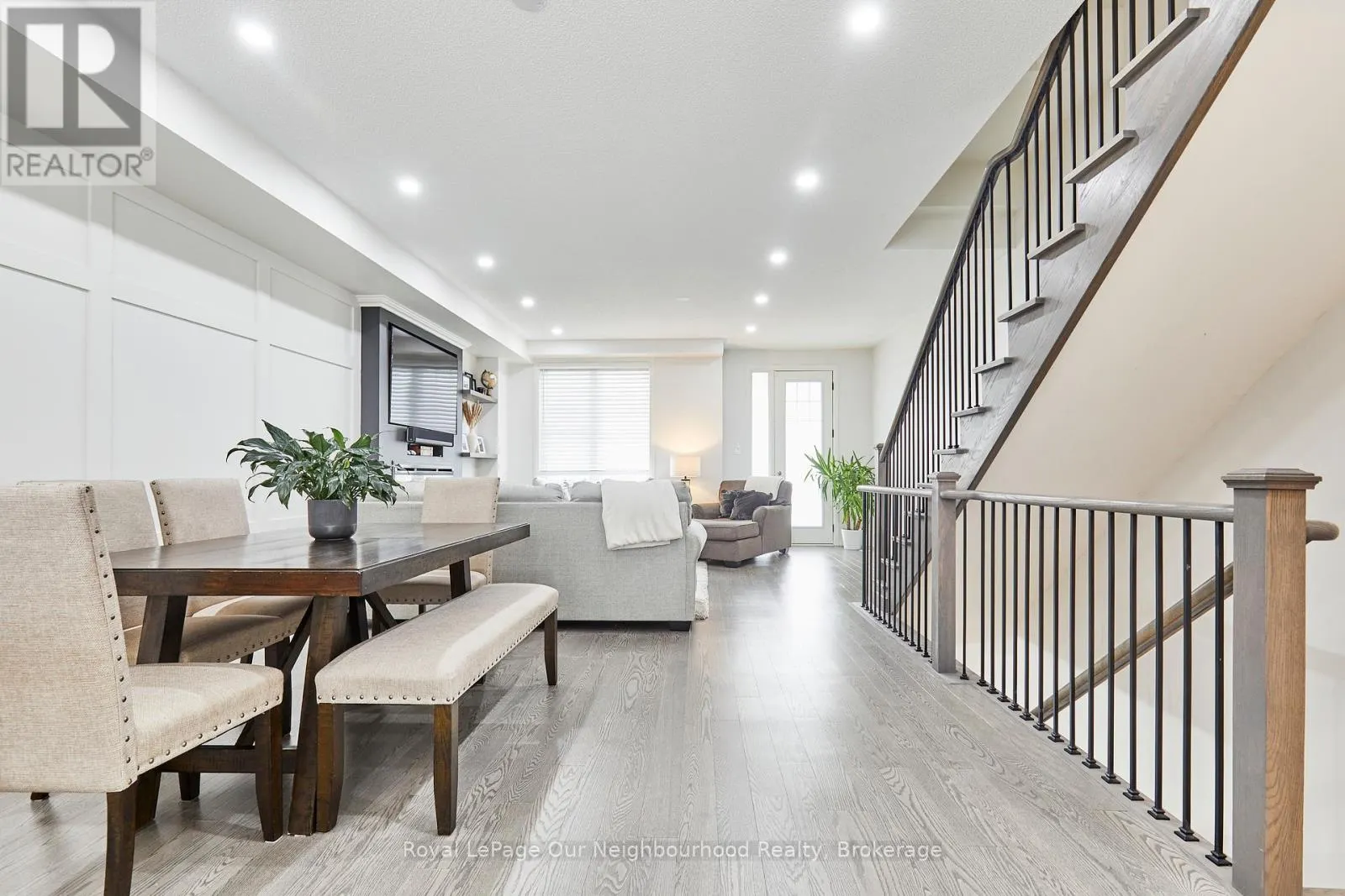 28 CLARINGTON BOULEVARD