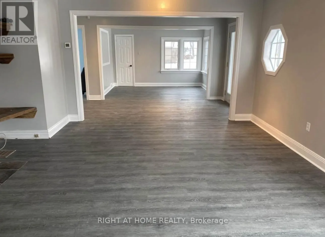 UPPER LEVEL - 1145 BROCK STREET S