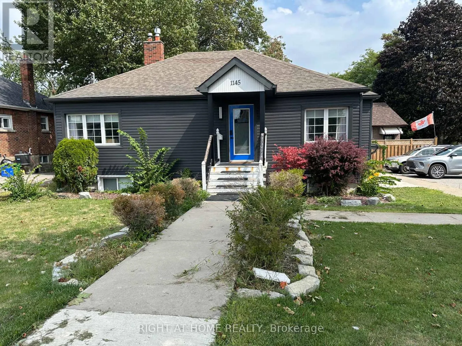 UPPER LEVEL - 1145 BROCK STREET S