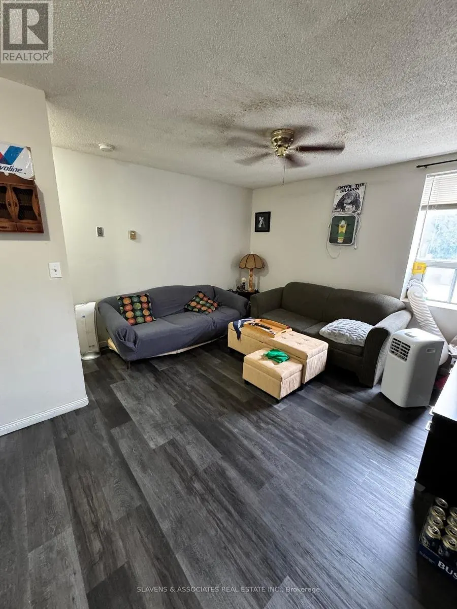 10 - 45 KING AVENUE W