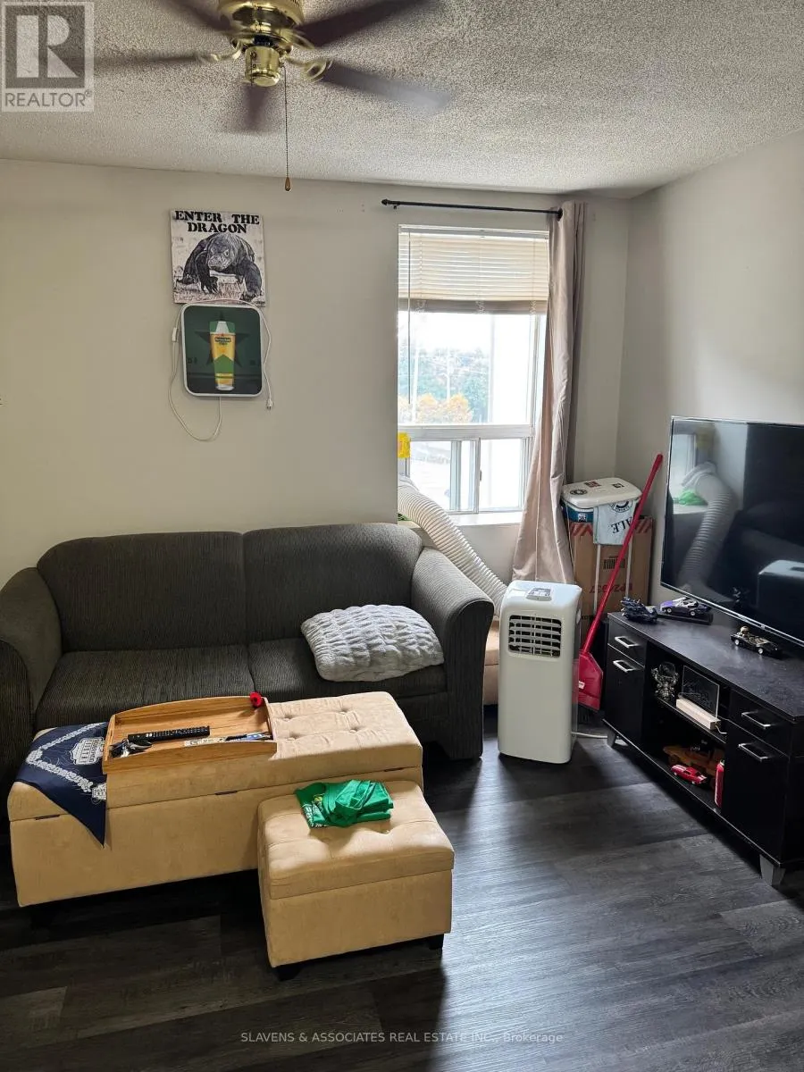 10 - 45 KING AVENUE W