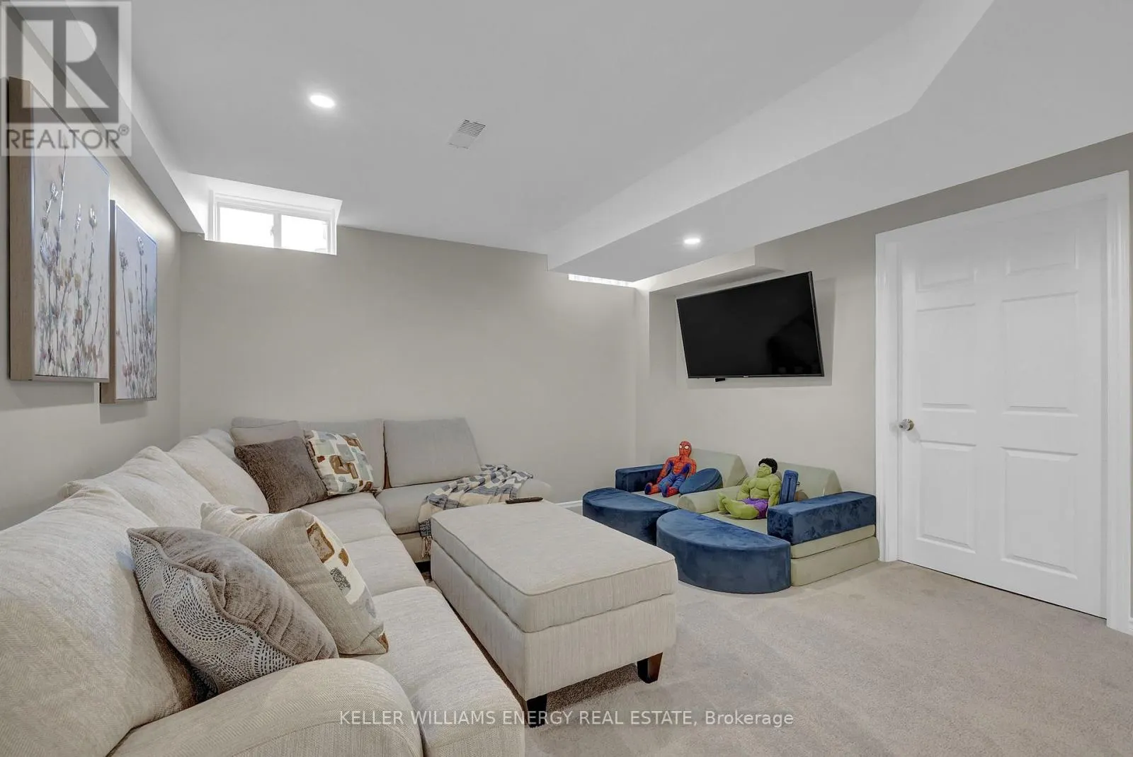 52 ROSS WRIGHT AVENUE