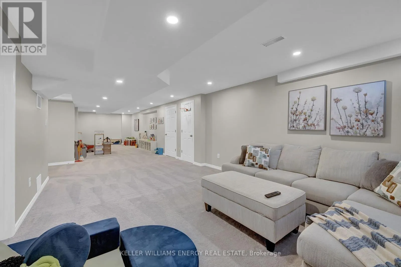52 ROSS WRIGHT AVENUE