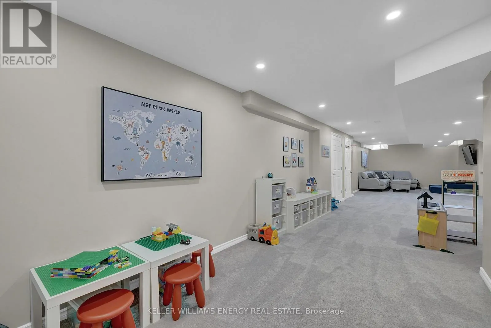 52 ROSS WRIGHT AVENUE