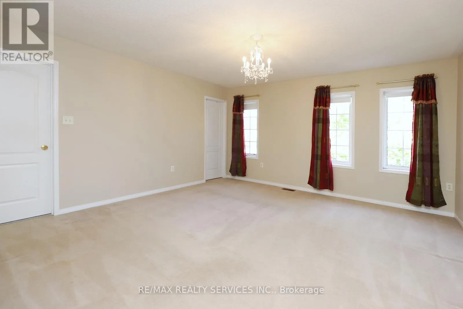 17 BALLANTYNE DRIVE