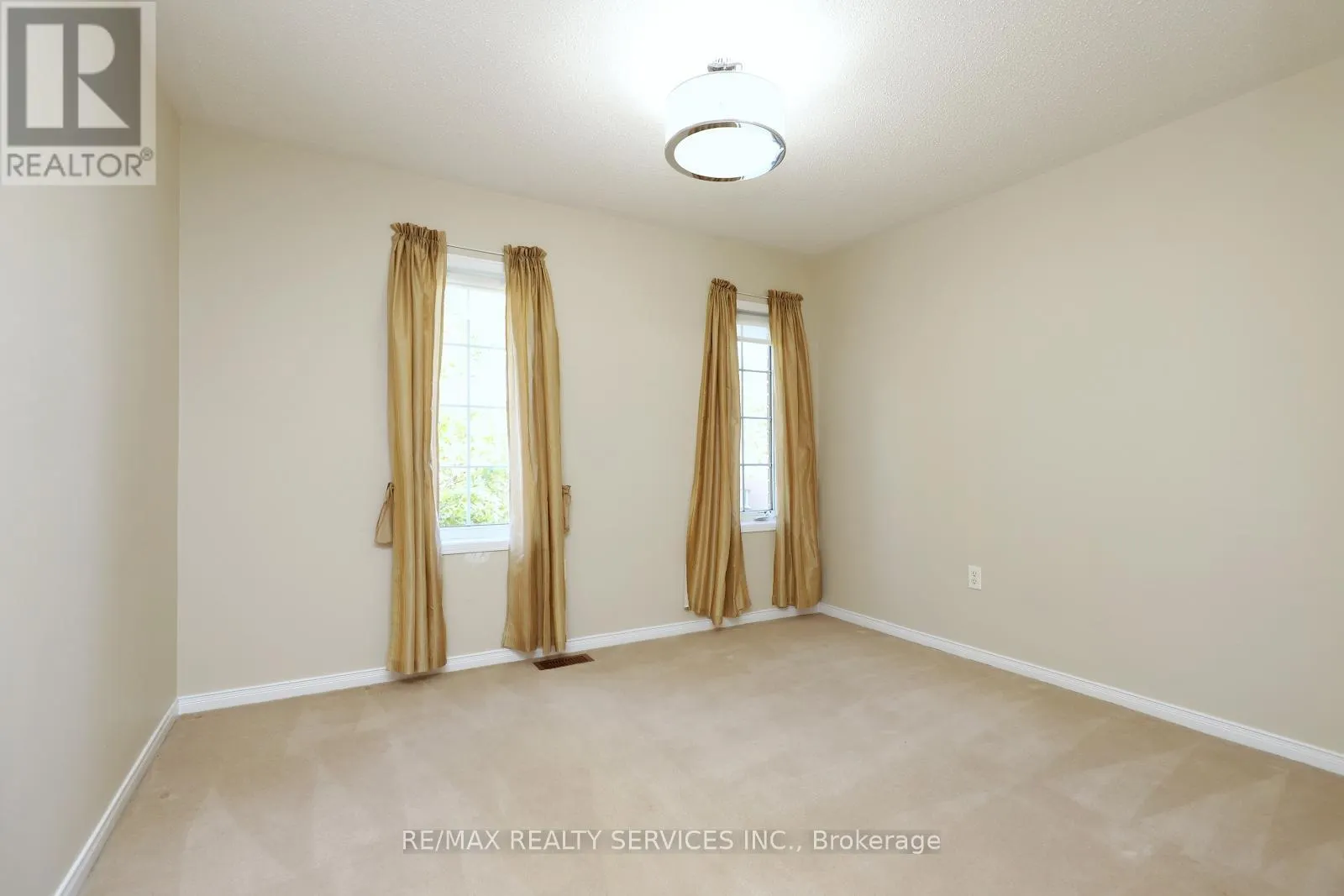 17 BALLANTYNE DRIVE